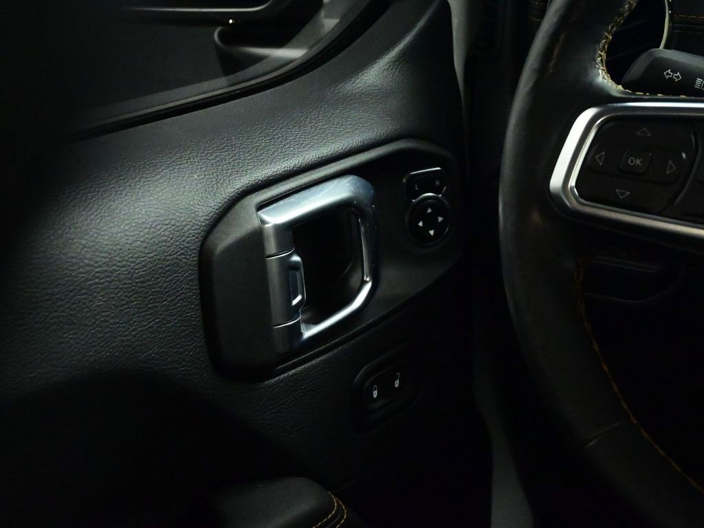 Used 2021 Jeep Wrangler Unlimited Sahara image 12