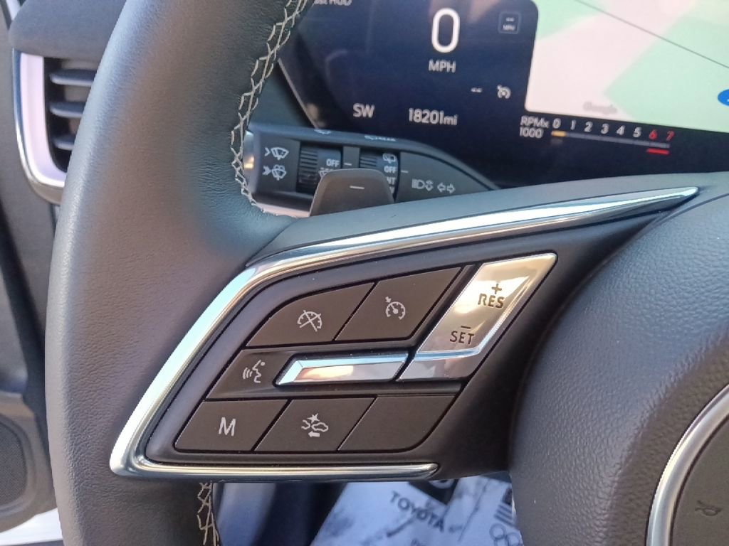 Used 2025 Buick Envision Sport Touring image 18