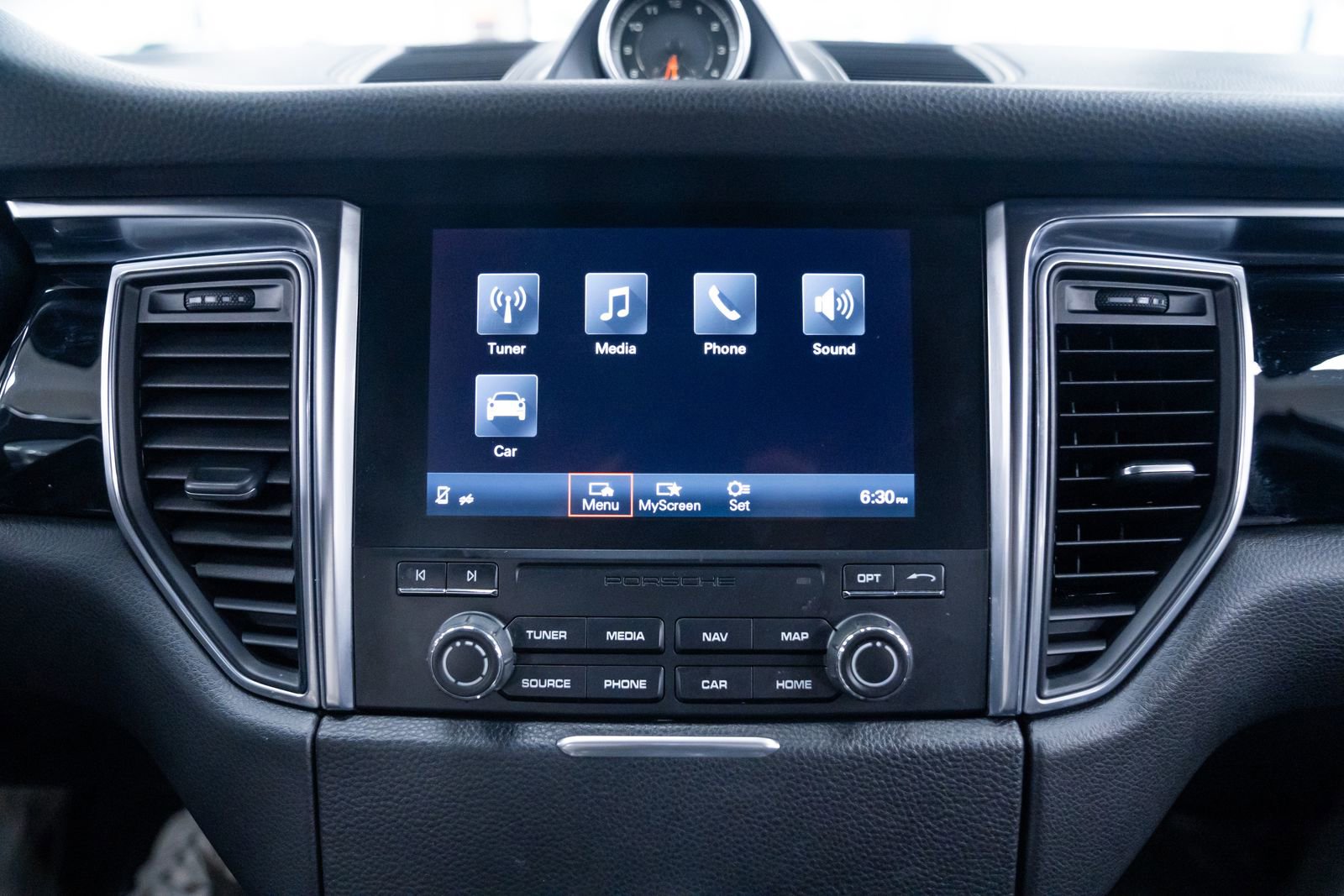 Used 2018 Porsche Macan S AWD/4WD image 15