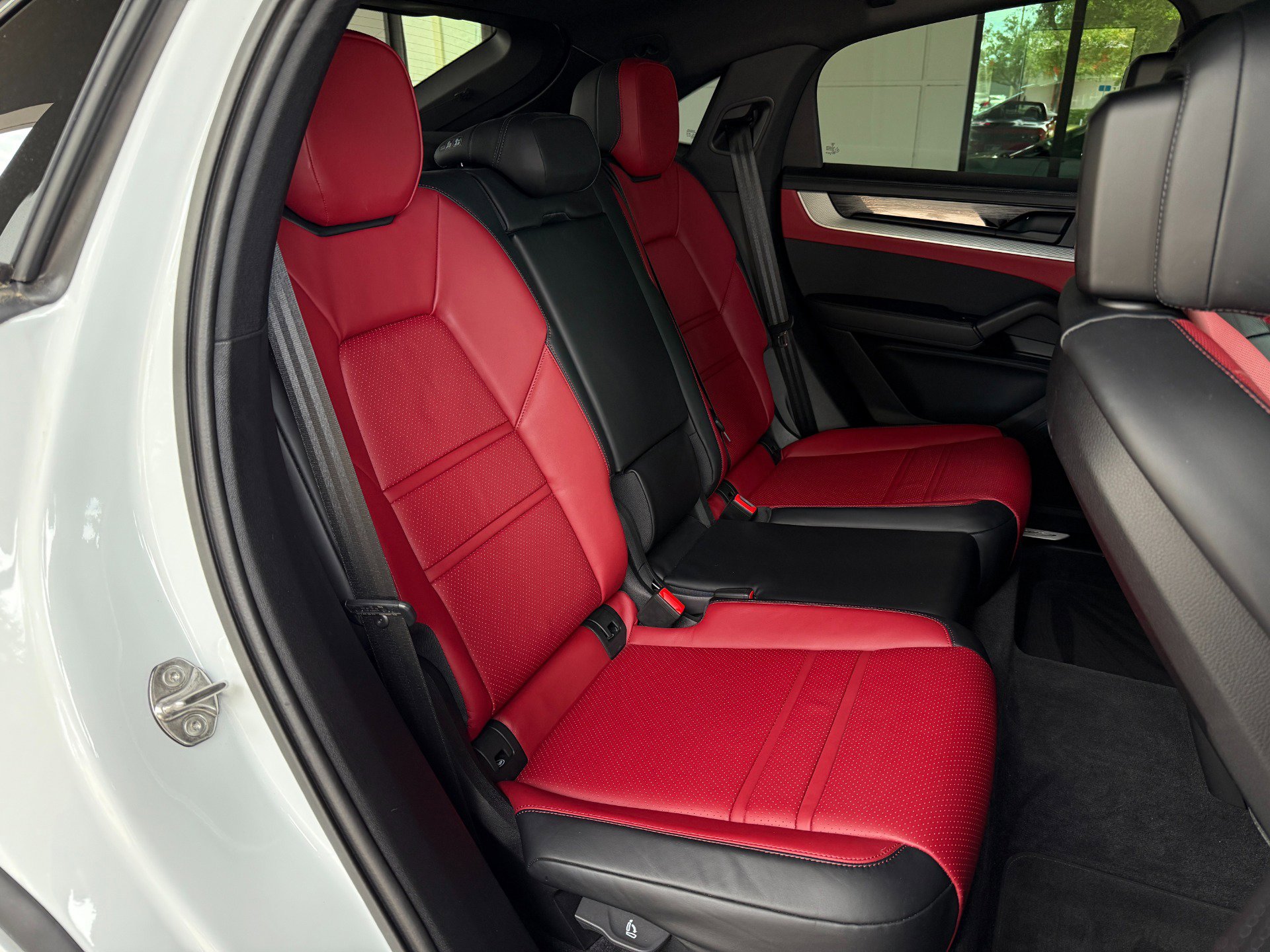 Used 2024 Porsche Cayenne S image 36