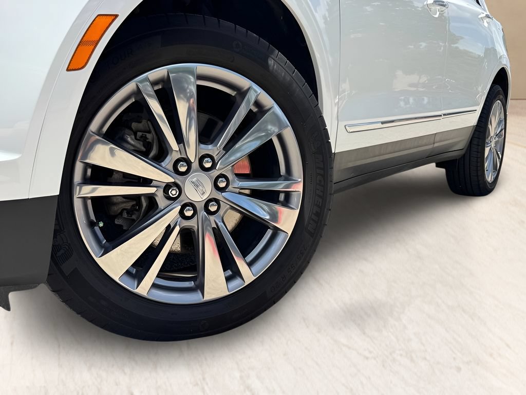 Certified 2024 Cadillac XT5 Premium Luxury FWD image 2