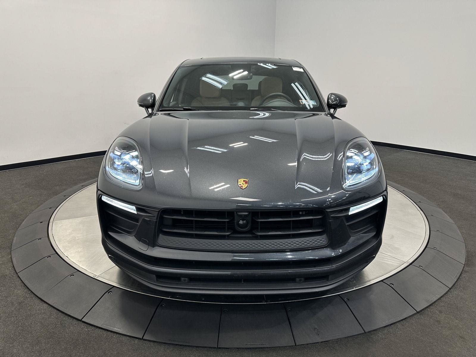 Certified 2026 Porsche Macan AWD/4WD image 10