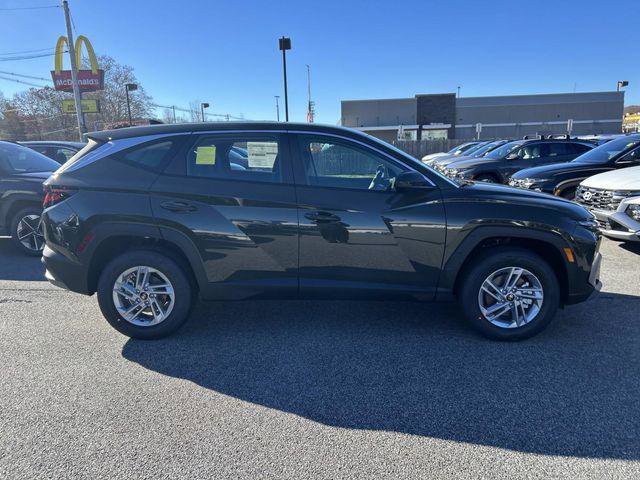 New 2026 Hyundai Tucson SE image 2