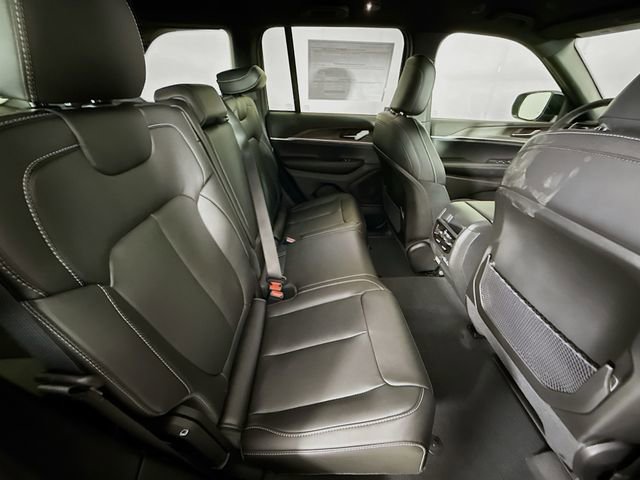 New 2025 Jeep Grand Cherokee Limited image 25