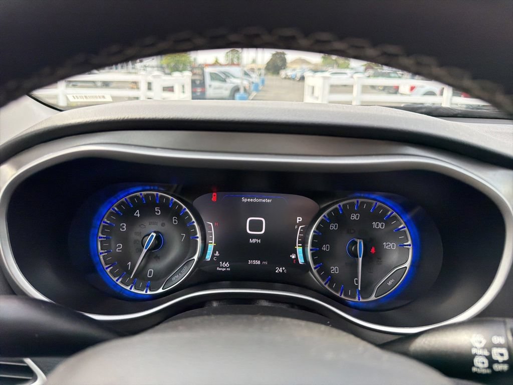 Used 2024 Chrysler Pacifica Touring-L FWD image 28