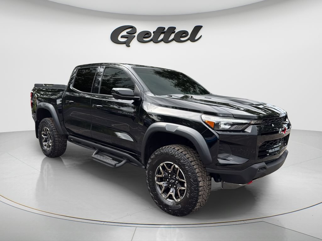 Used 2023 Chevrolet Colorado ZR2 w/ ZR2 Convenience Package III AWD/4WD image 3