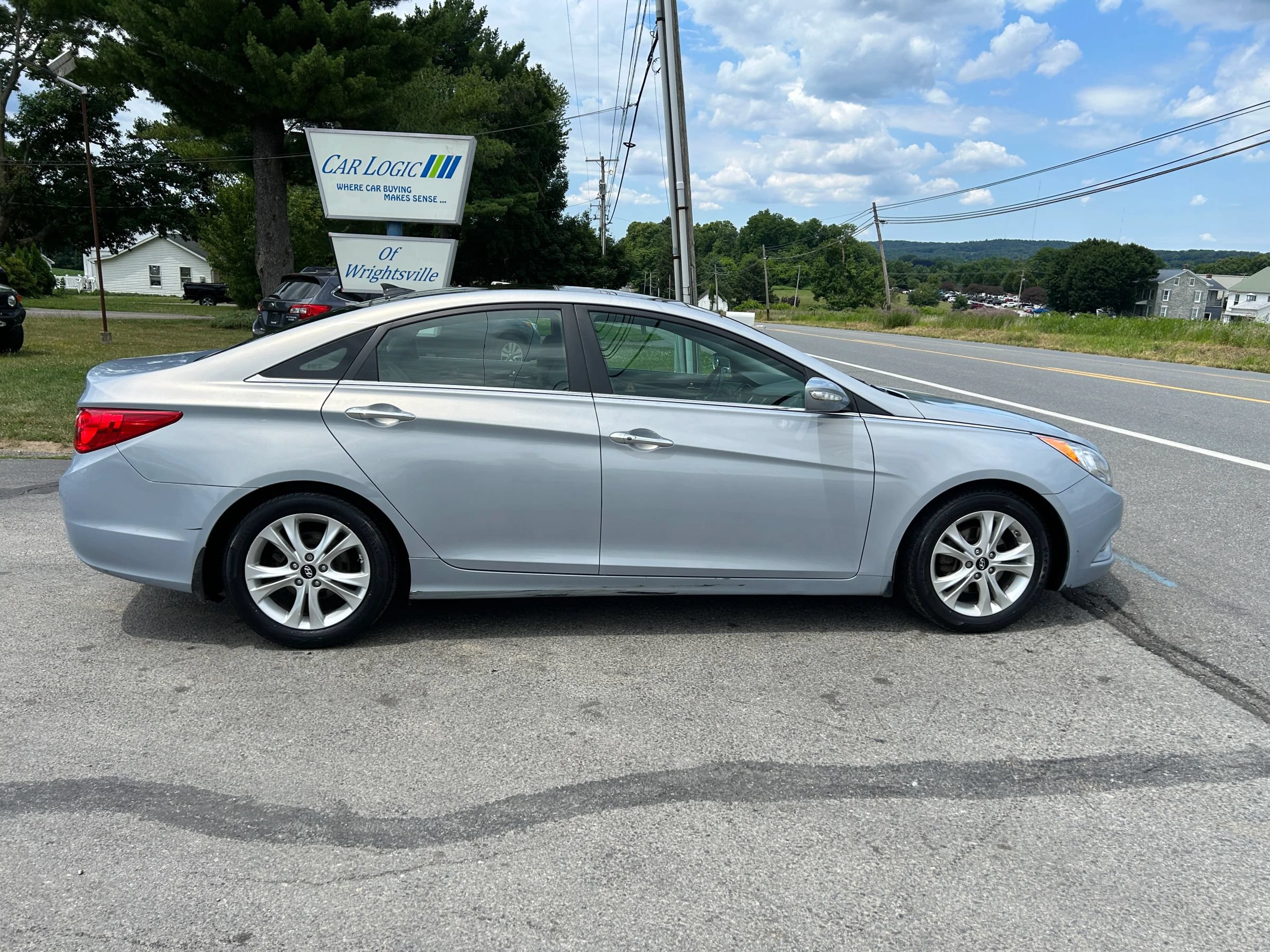 Used 2013 Hyundai Sonata Limited w/ Premium Pkg FWD image 11