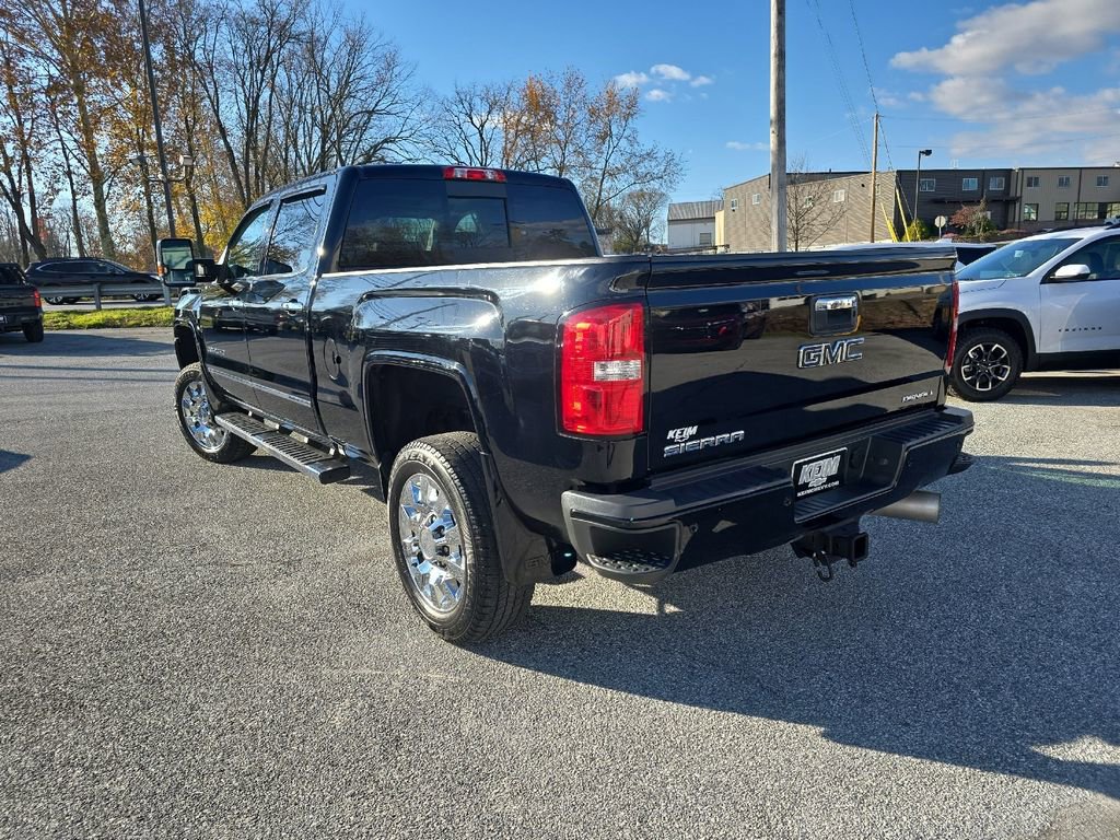 Used 2018 GMC Sierra 2500 Denali image 2