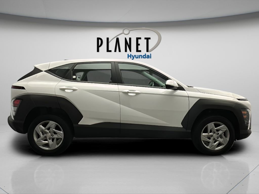 Certified 2025 Hyundai Kona SE AWD/4WD image 8