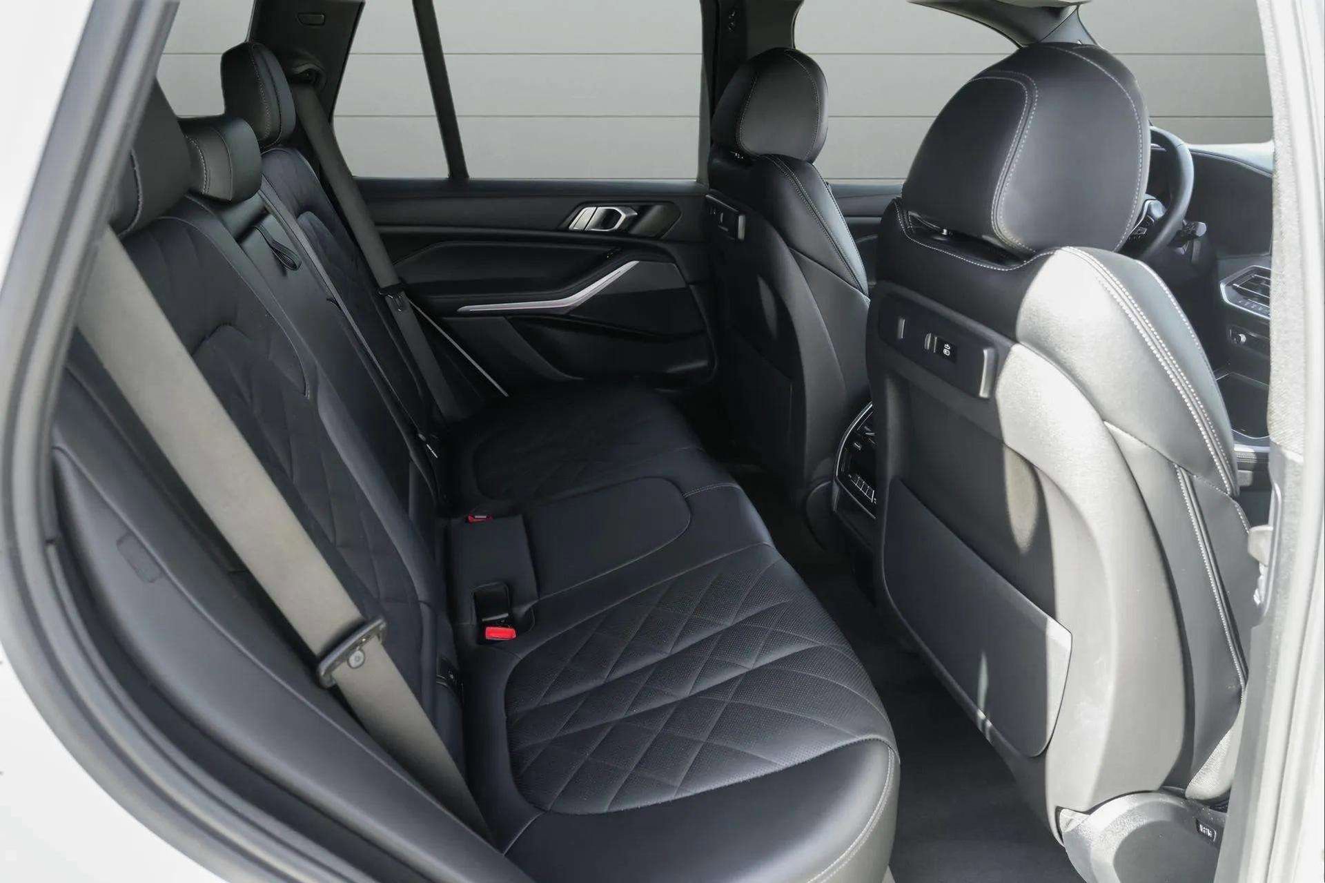 Used 2023 BMW X5 sDrive40i w/ Premium Package image 32