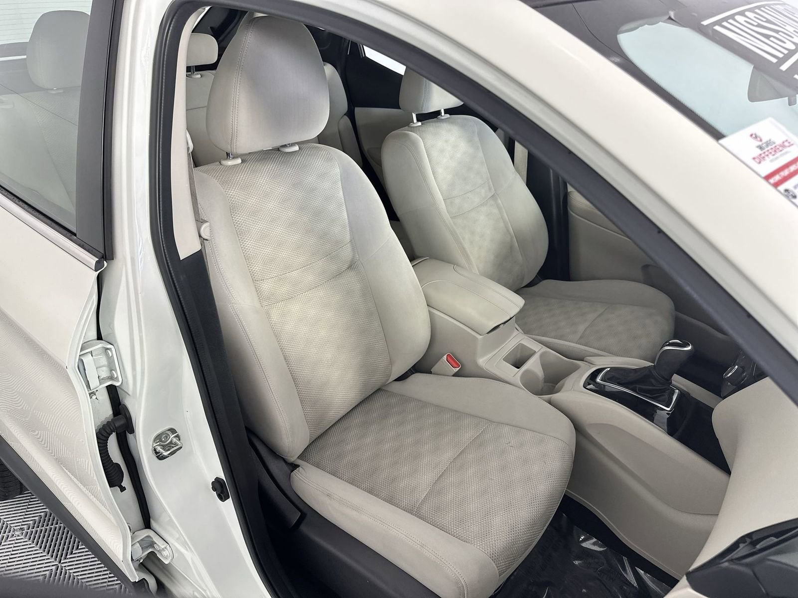 Used 2020 Nissan Rogue Sport SV FWD image 27