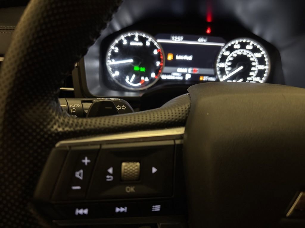 Used 2024 Mitsubishi Outlander SE image 16