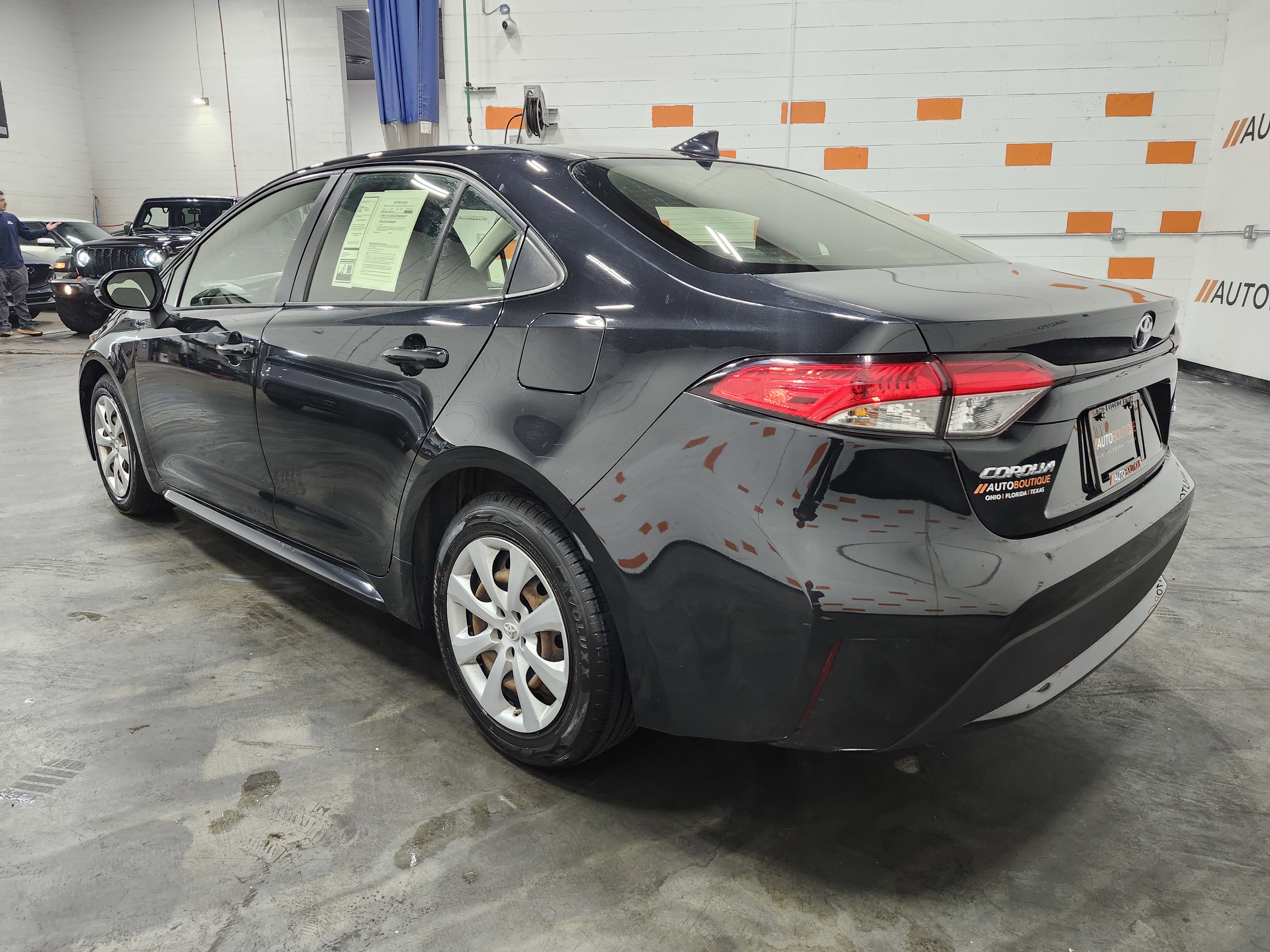 Used 2020 Toyota Corolla LE image 13