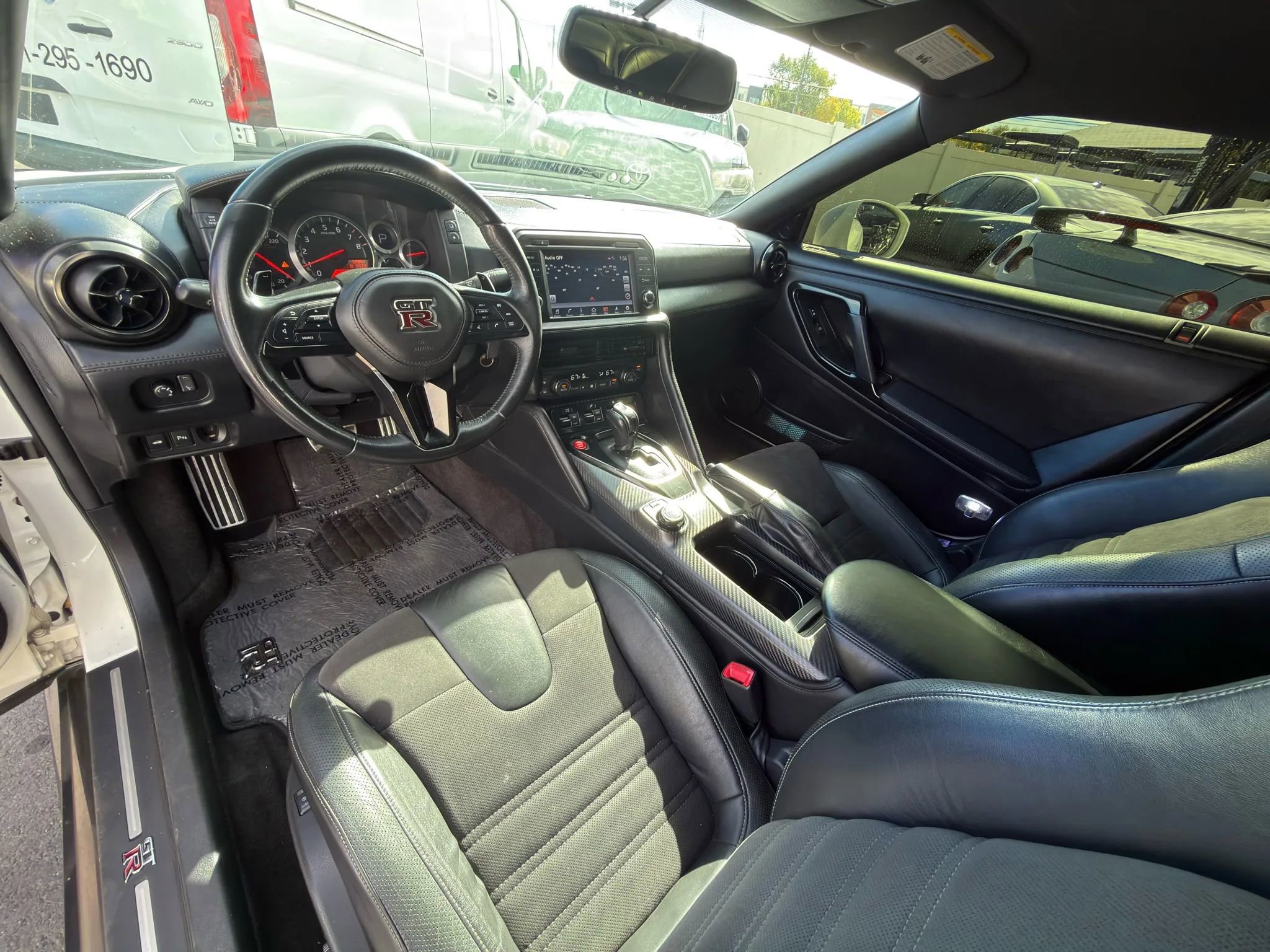 Used 2020 Nissan GT-R Premium w/ Premium Interior Package image 29