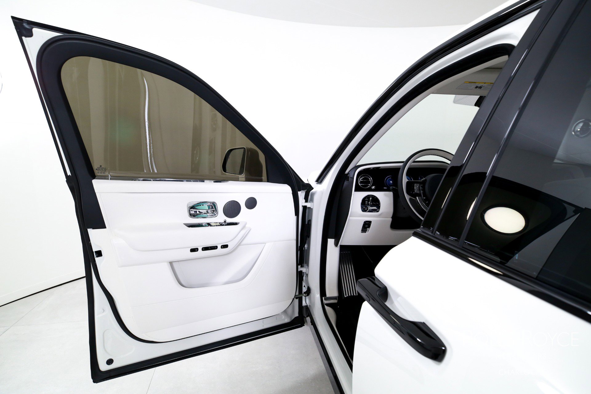 Used 2026 Rolls-Royce Cullinan image 11