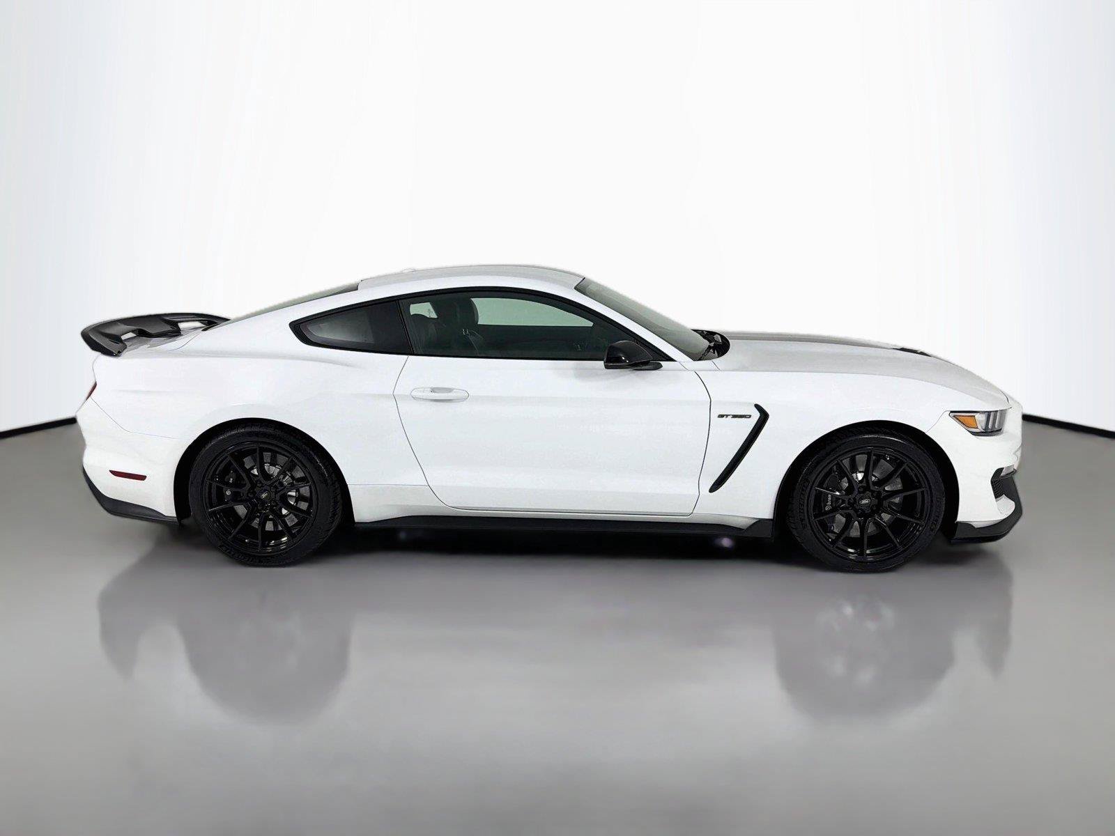 Used 2019 Ford Mustang Shelby GT350 w/ Technology Package RWD image 27