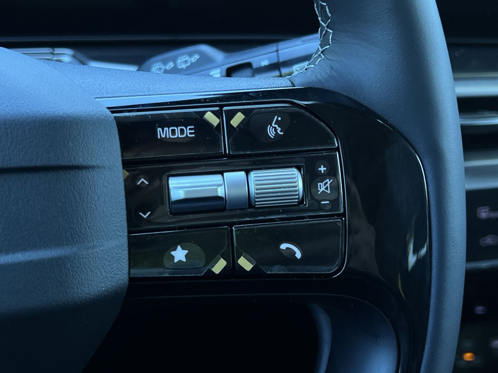 New 2026 Kia Sorento S AWD/4WD image 38