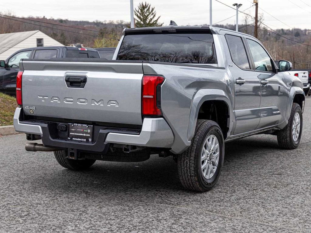 Used 2025 Toyota Tacoma SR5 AWD/4WD image 4