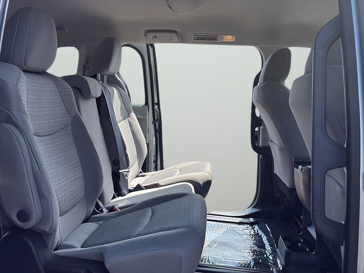 Used 2022 Toyota Sienna LE AWD/4WD image 16