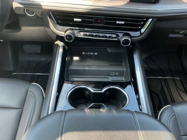 New 2026 Chevrolet Tahoe Premier w/ Sun And Tow Package AWD/4WD image 28