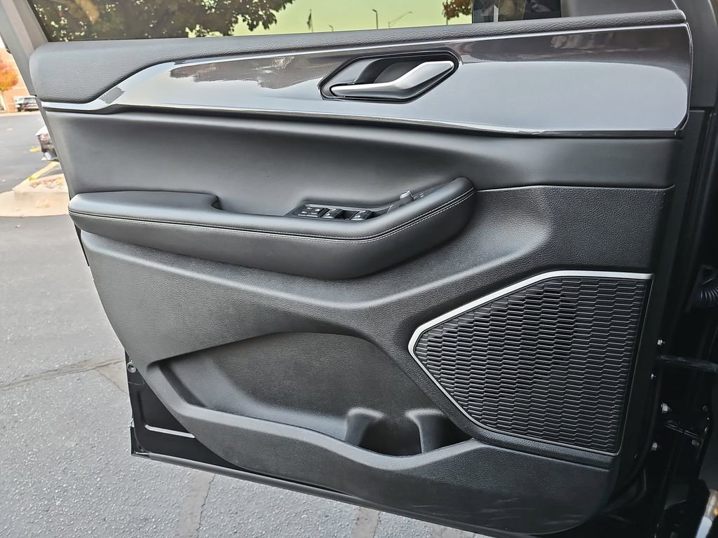 Certified 2022 Jeep Grand Cherokee Altitude image 27