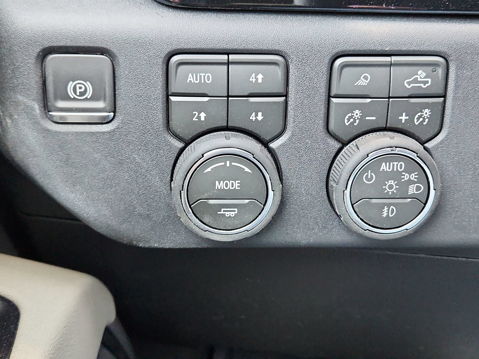 New 2026 Chevrolet Silverado 2500 ZR2 AWD/4WD image 16