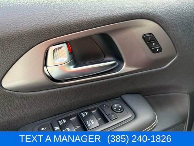 New 2026 Chrysler Pacifica Select w/ S Appearance Package image 12