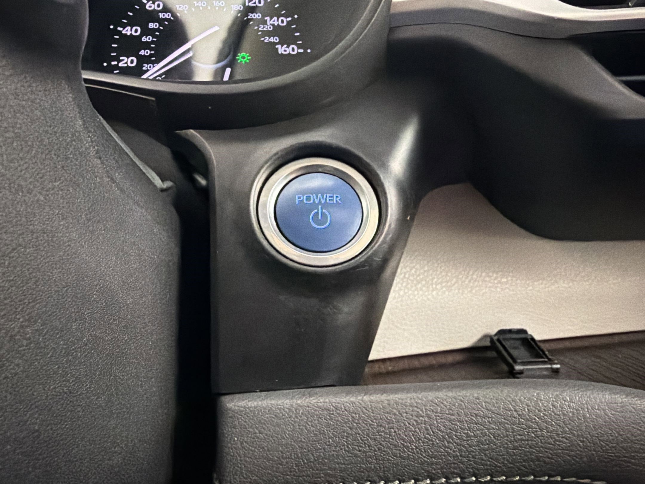 Used 2022 Toyota Sienna XLE image 24