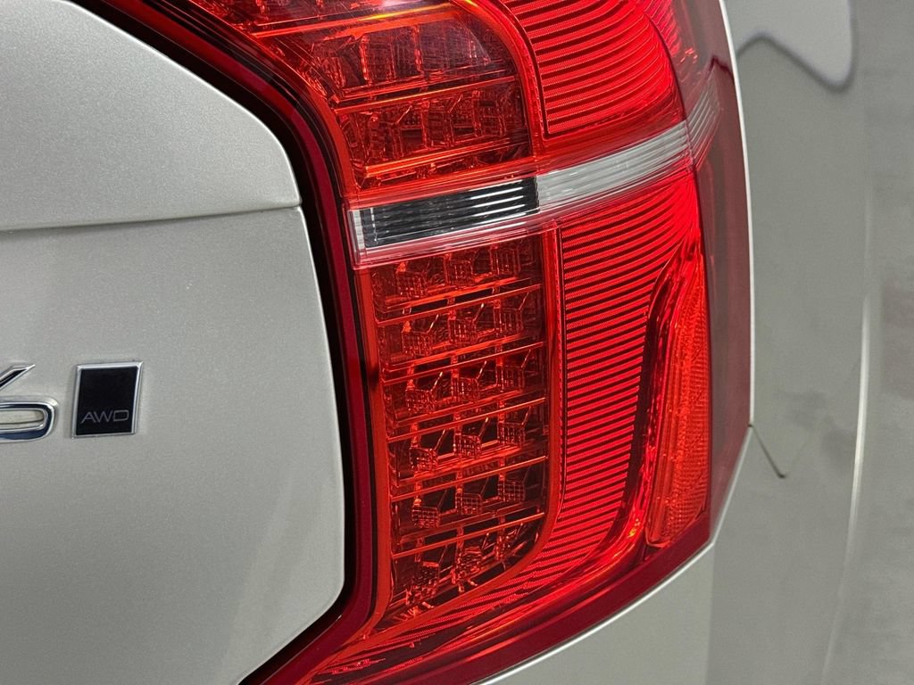Used 2016 Volvo XC90 T6 Momentum AWD/4WD image 33