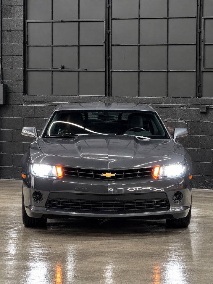 Used 2015 Chevrolet Camaro LT RWD image 2
