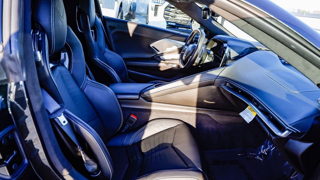 Used 2024 Chevrolet Corvette Stingray Premium Cpe w/ Z51 Performance Package image 19