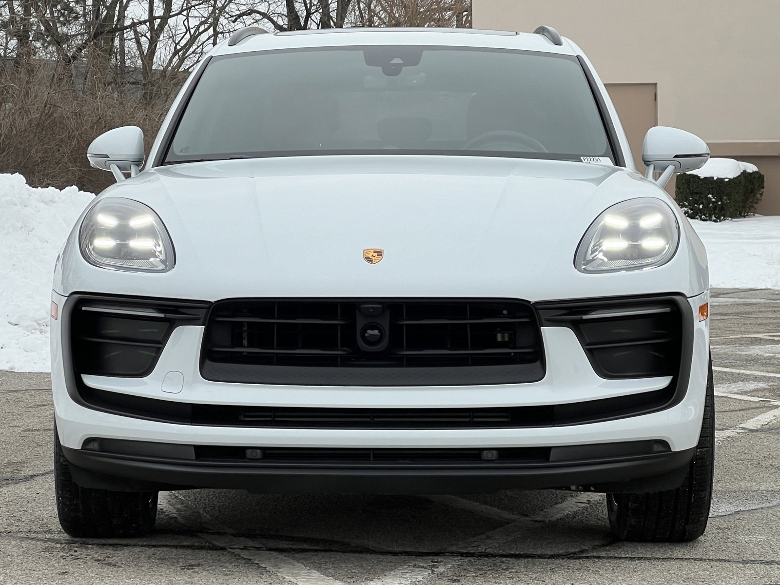 Certified 2025 Porsche Macan image 7
