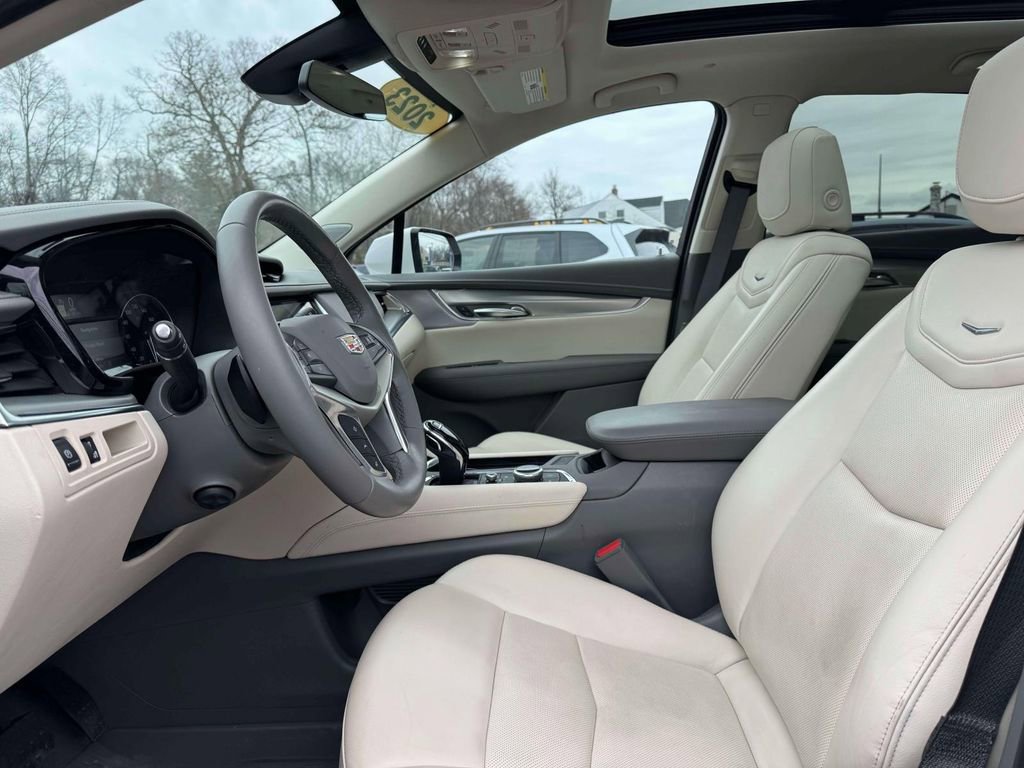 Used 2023 Cadillac XT5 Premium Luxury w/ LPO, Floor Liner Package AWD/4WD image 14