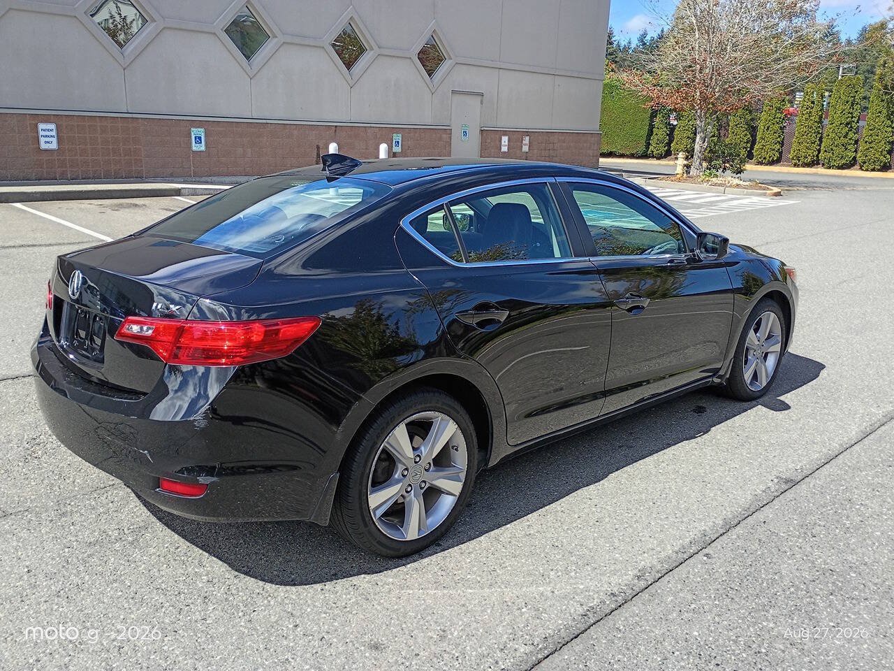 Used 2014 Acura ILX w/ Premium Package FWD image 3