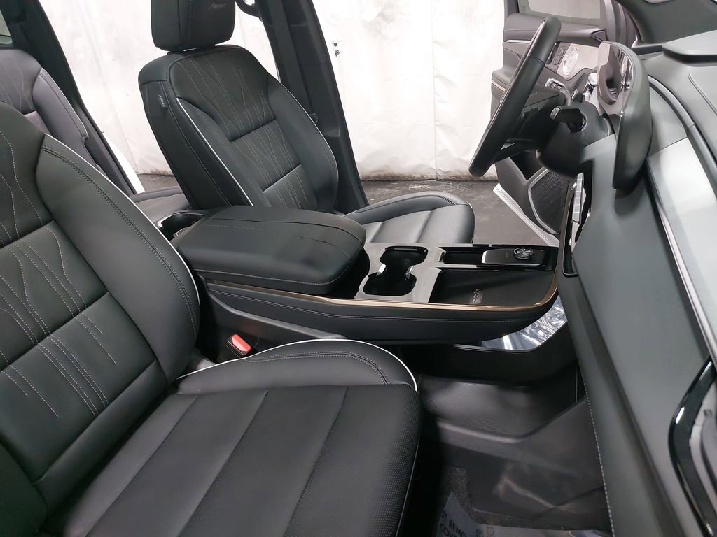 Used 2025 Buick Enclave Avenir w/ Super Cruise Package image 10