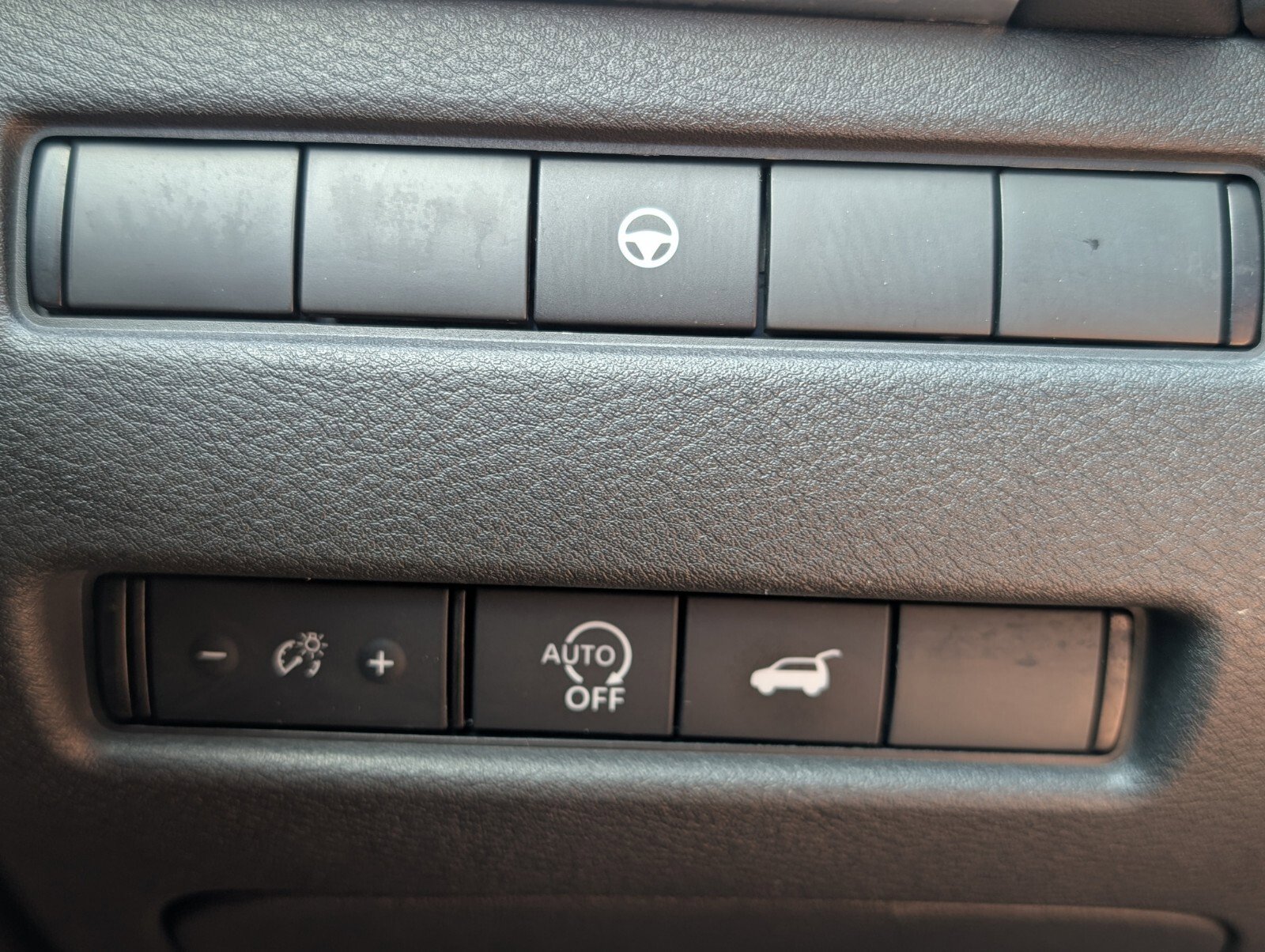 Certified 2024 Nissan Rogue SV image 32