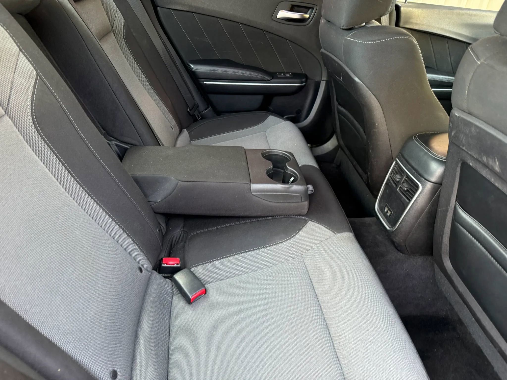 Used 2016 Dodge Charger SXT image 22