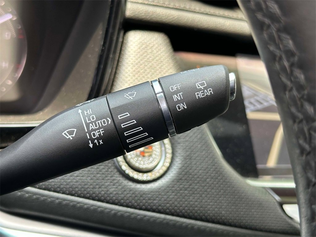 Used 2017 Cadillac XT5 Luxury w/ Driver Awareness Package image 31