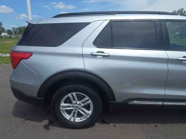 Certified 2023 Ford Explorer XLT w/ Equipment Group 202A AWD/4WD image 7