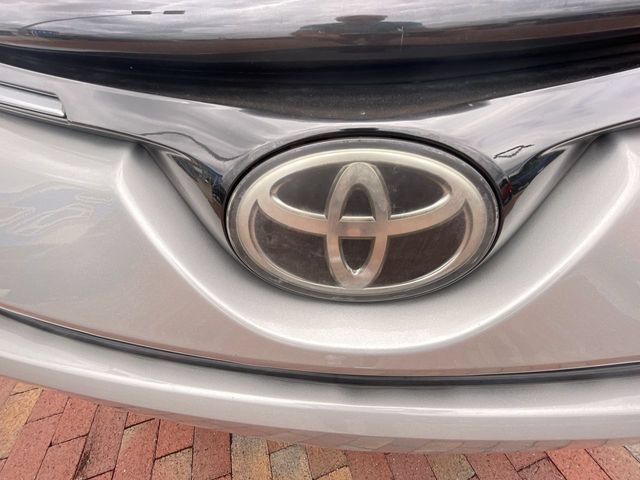Used 2018 Toyota RAV4 XLE FWD image 4