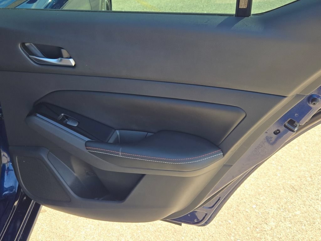 Used 2023 Nissan Altima 2.5 SR w/ SR Premium Package FWD image 11