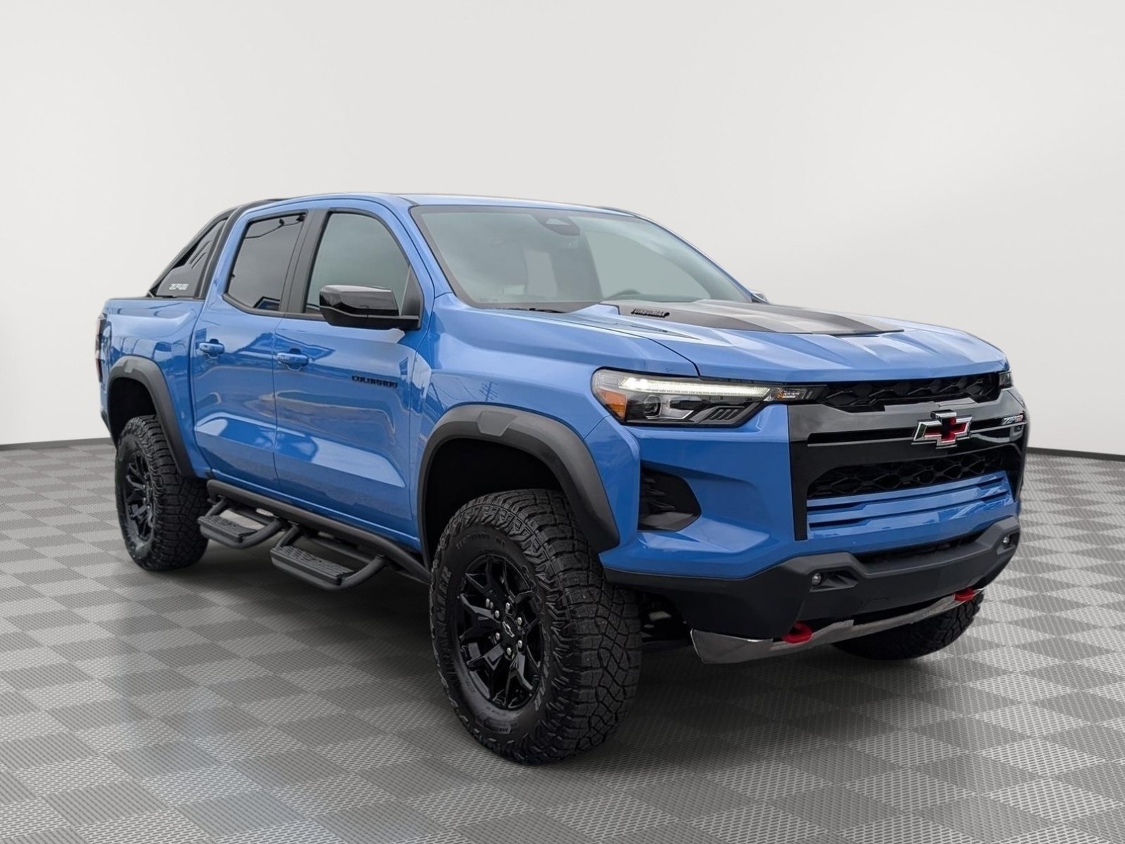 Used 2026 Chevrolet Colorado ZR2 w/ Midnight Edition AWD/4WD image 7