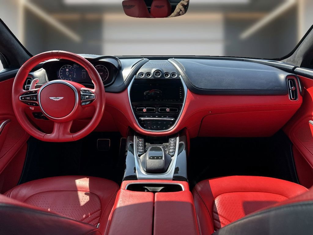 Used 2021 Aston Martin DBX image 10