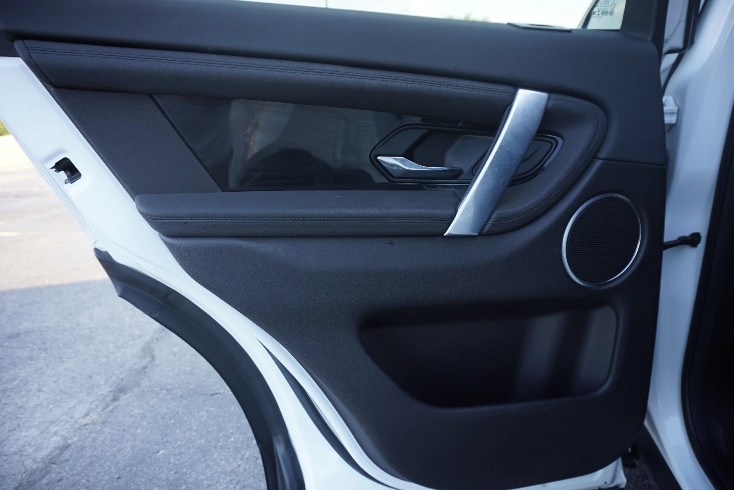 Used 2020 Land Rover Discovery Sport AWD/4WD image 18