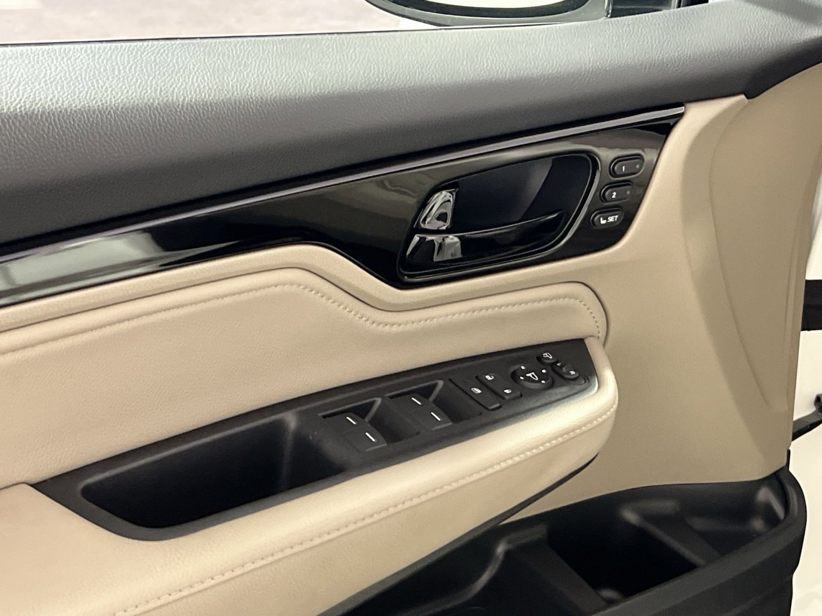 Used 2019 Honda Odyssey Elite image 15