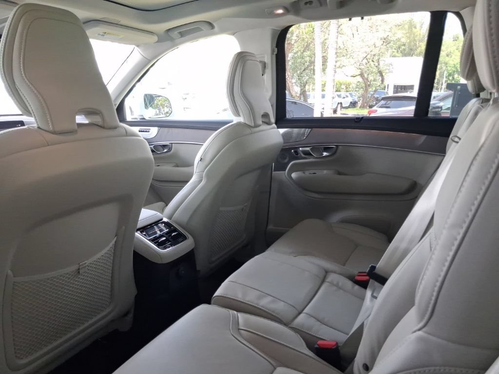 New 2026 Volvo XC90 T8 Ultra w/ Protection Package Premier AWD/4WD image 6
