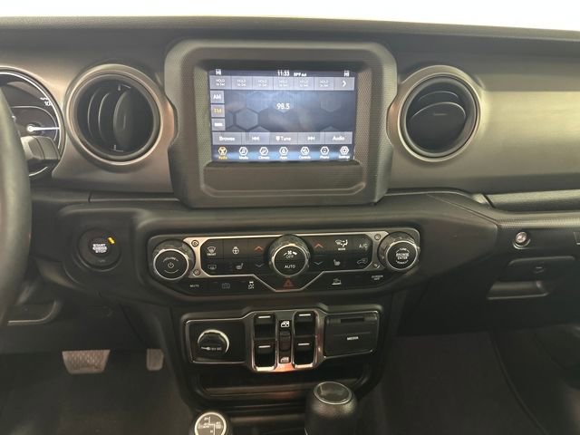 Used 2023 Jeep Wrangler Unlimited w/ Cold Weather Group image 21