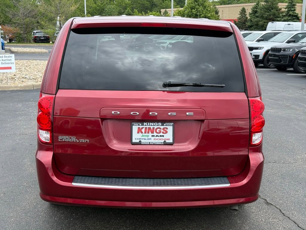 Used 2016 Dodge Grand Caravan SE w/ Quick Order Package 29E SE FWD image 4