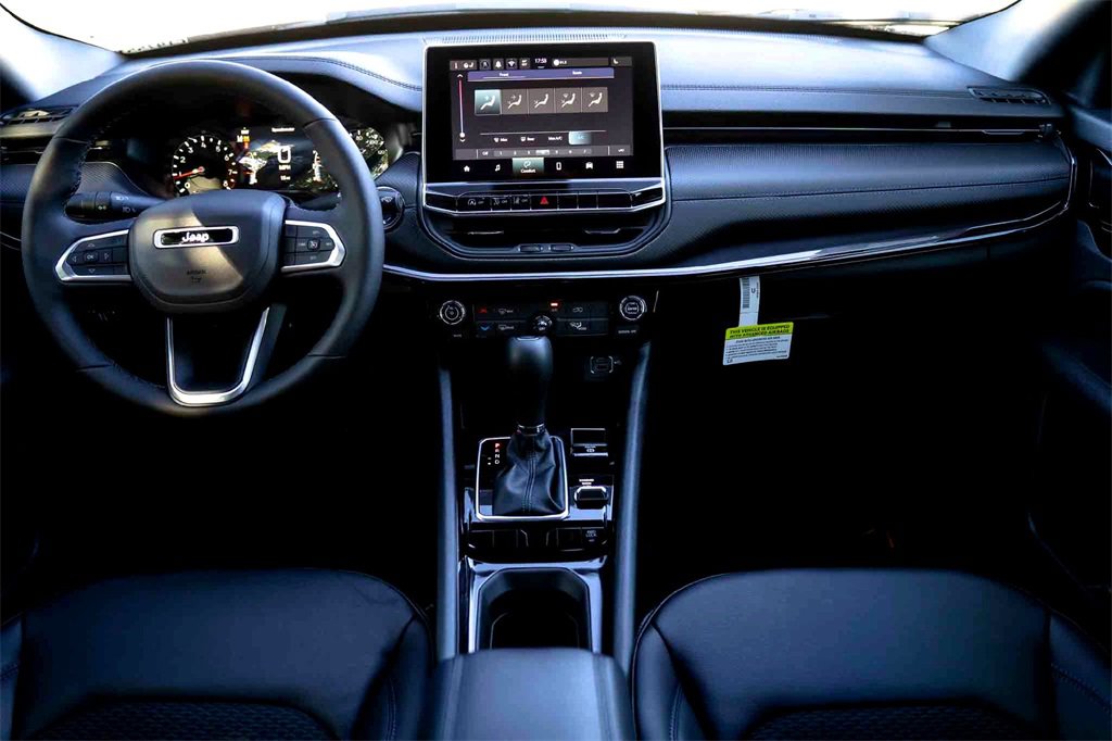 New 2026 Jeep Compass Latitude image 20