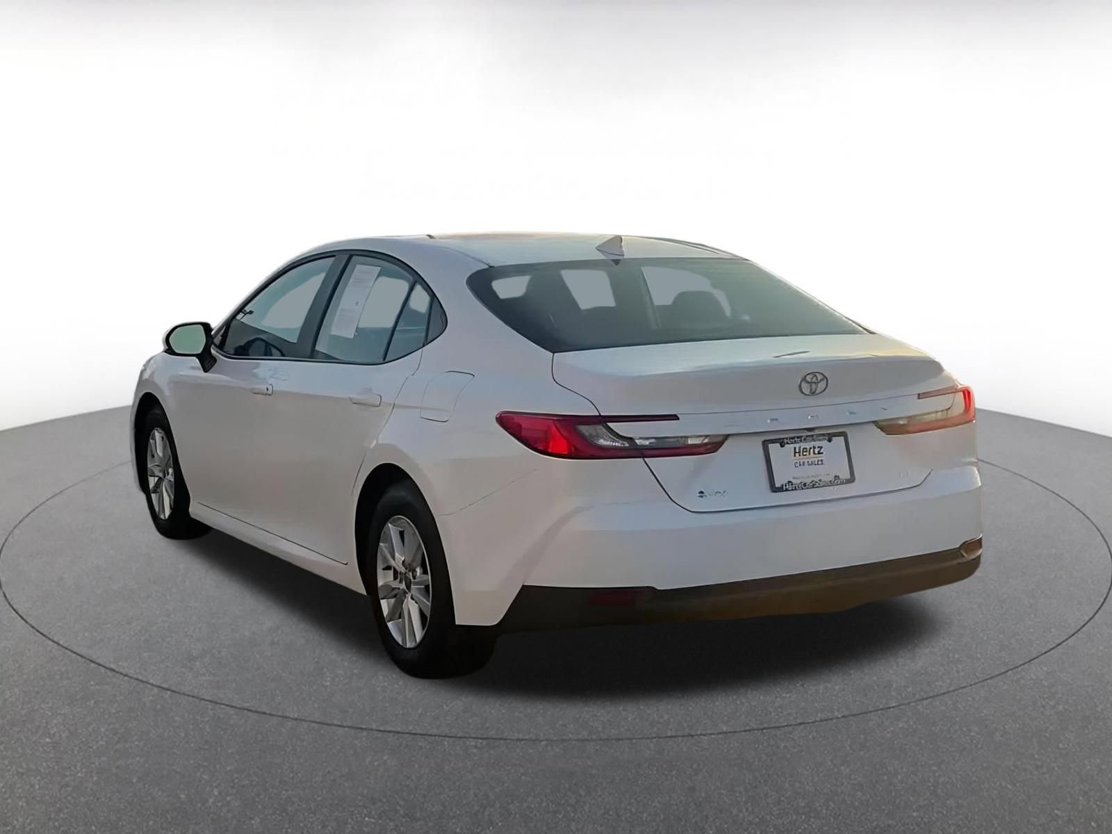 Used 2025 Toyota Camry LE image 11